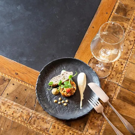 Otel Goldener Adler 4*