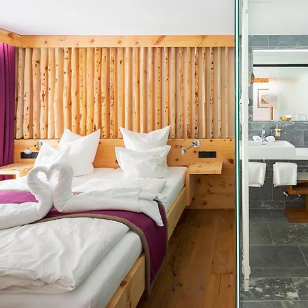 Hotel Goldener Adler - Im Sommer Silvretta Card Premium Inkludiert 4*