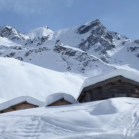 Goldener Adler Otel 4*