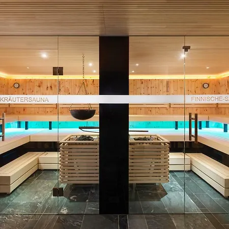 Otel Goldener Adler 4*