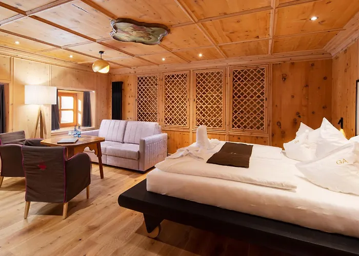 Goldener Adler Hotel 4*